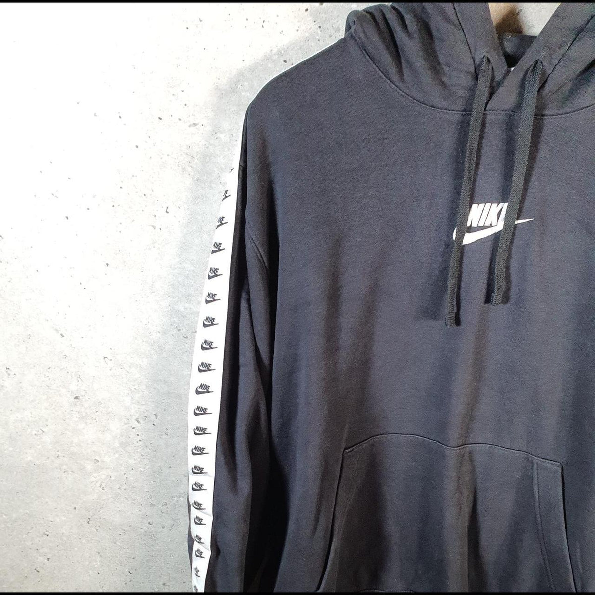 Vintage Nike Club Hoodie Men’s Large Black Centre Swoosh Y2K Pullover Sweatshirt Logo