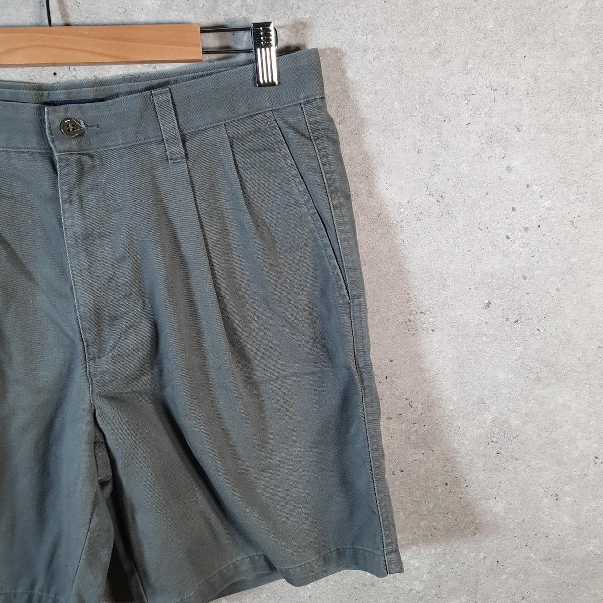 Vintage Dockers Chino Shorts Jorts Cargo Men’s W32 Grey Baggy Cotton A4417