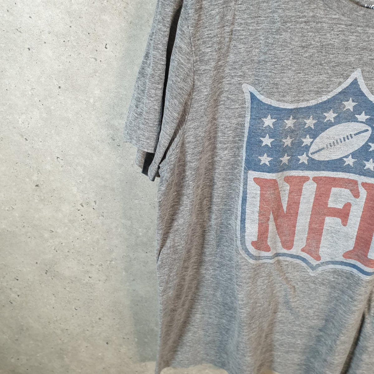 Vintage NFL Graphic T Shirt Men’s Large Grey Logo Pro Sport USA Athletic