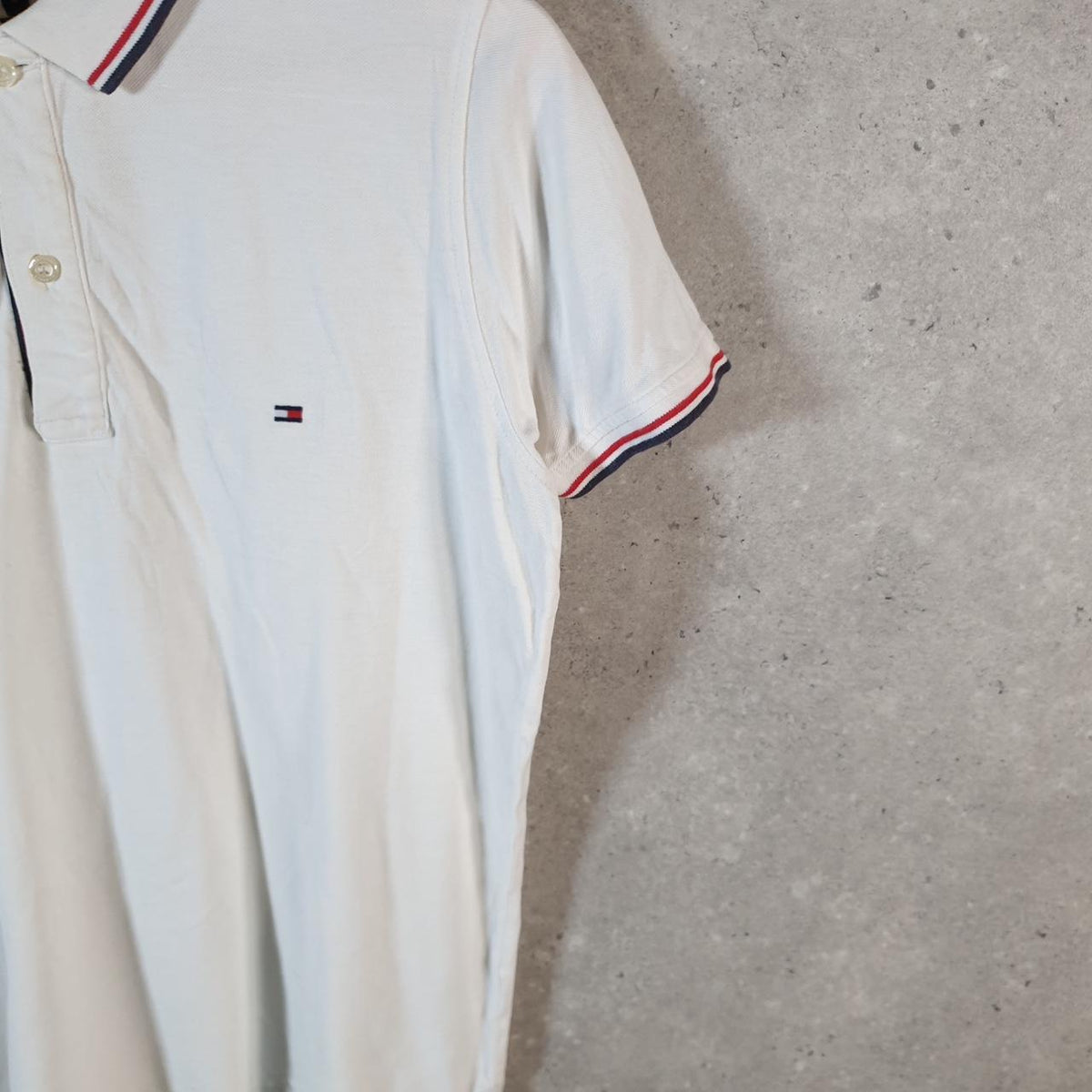 Vintage Tommy Hilfiger Polo Shirt Men’s Medium White Slim Fit Embroidered Logo
