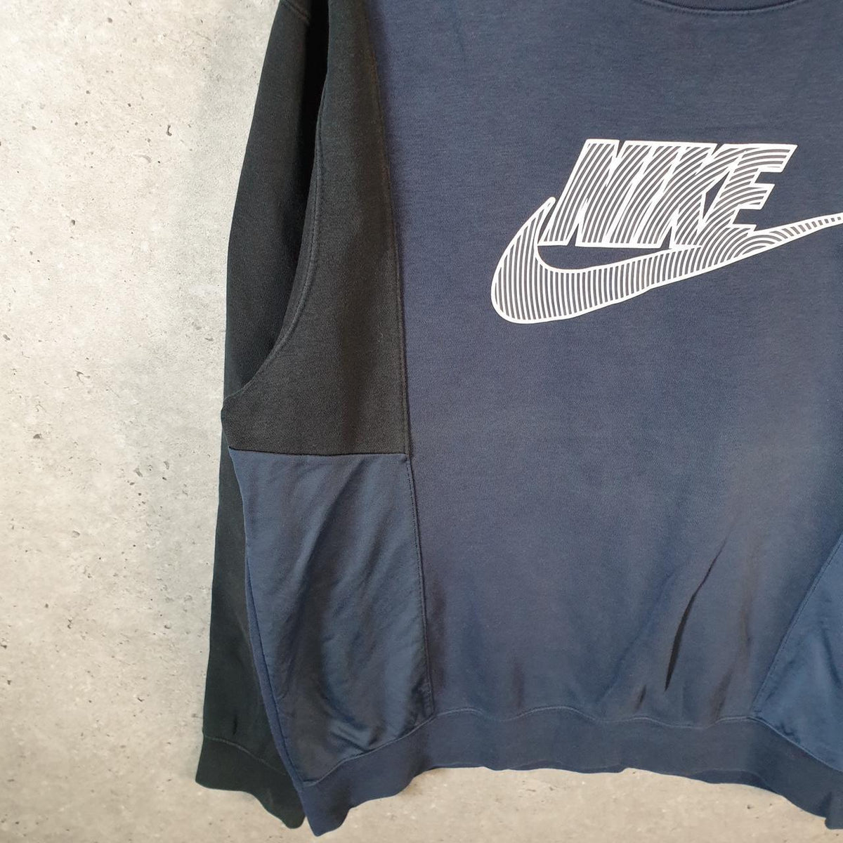 Vintage Nike Club Embroidered Sweatshirt Men’s Medium Navy Blue Swoosh Y2K Pullover