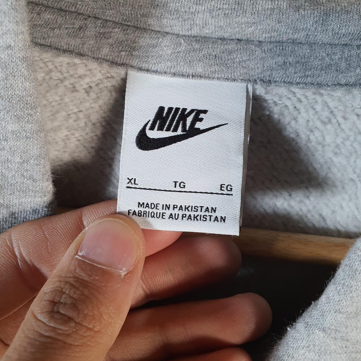 Vintage Nike Club Hoodie Men’s XL Grey Swoosh Y2K Pullover Sweatshirt Logo