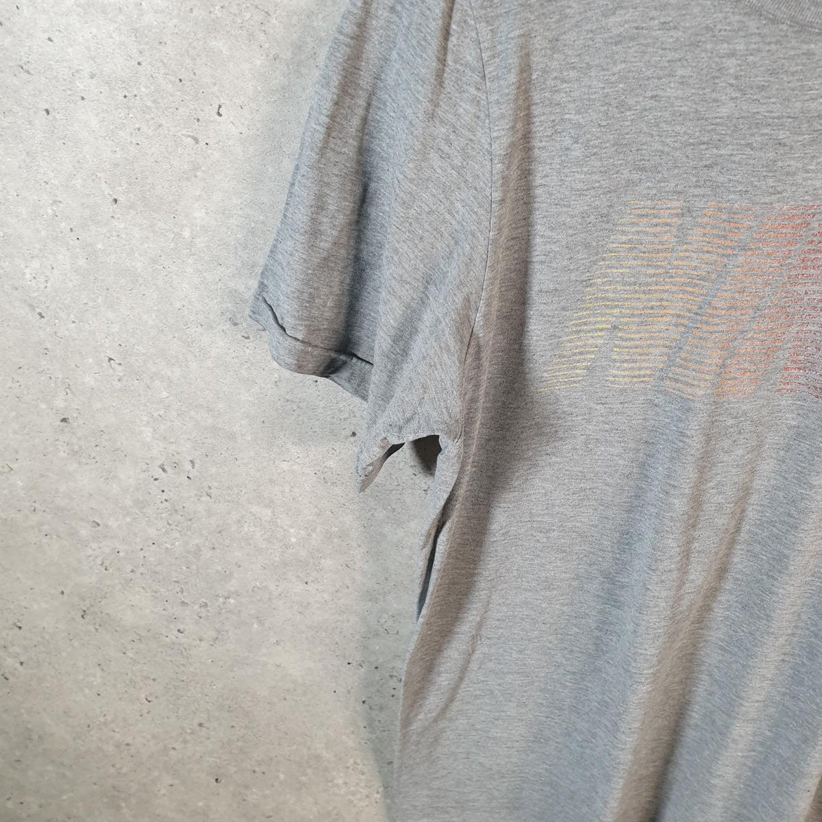 Vintage Nike Spellout T Shirt Men’s Small Grey Logo Printed Swoosh Athletic