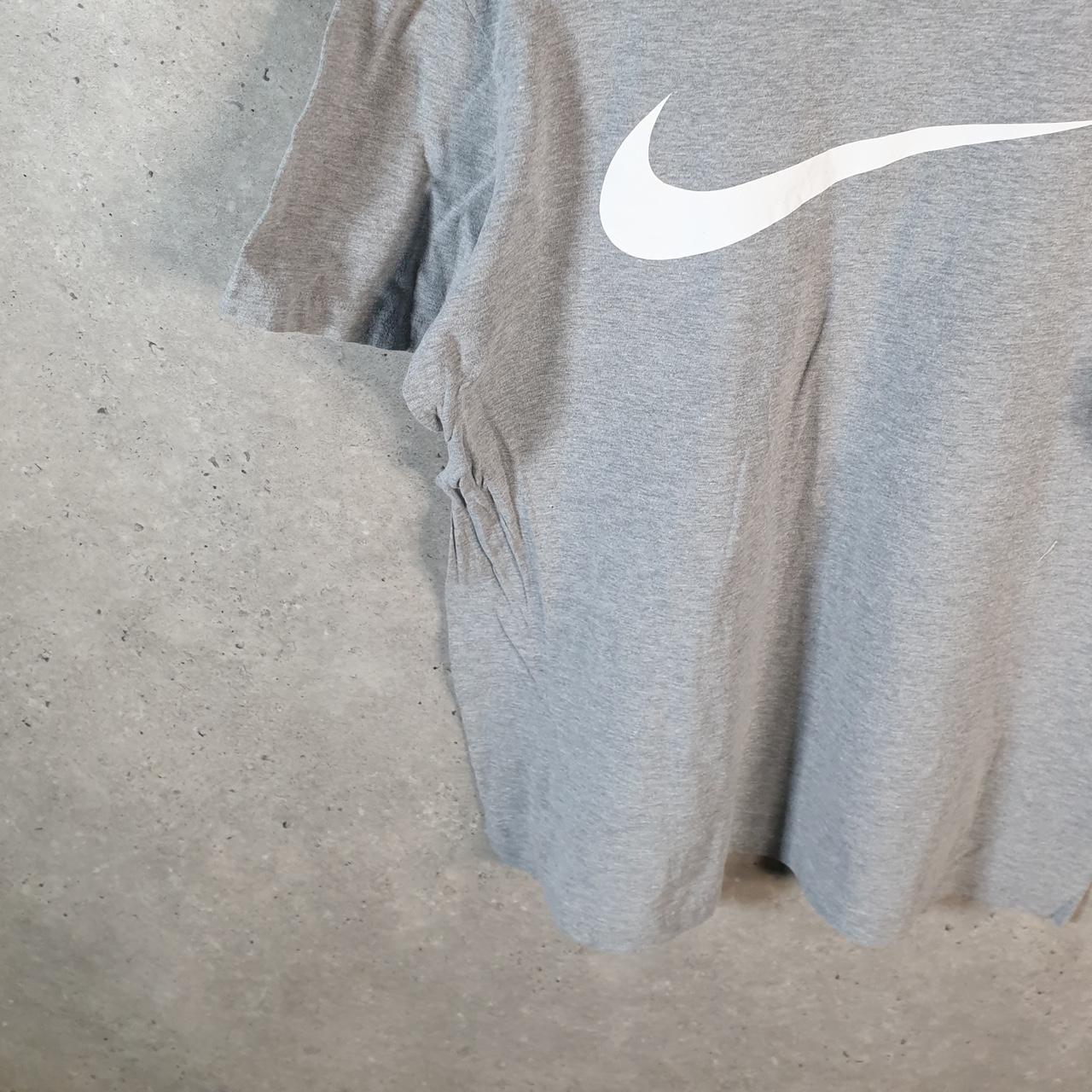 Vintage Nike Spellout Club T Shirt Men’s Medium Grey Logo Swoosh Athletic