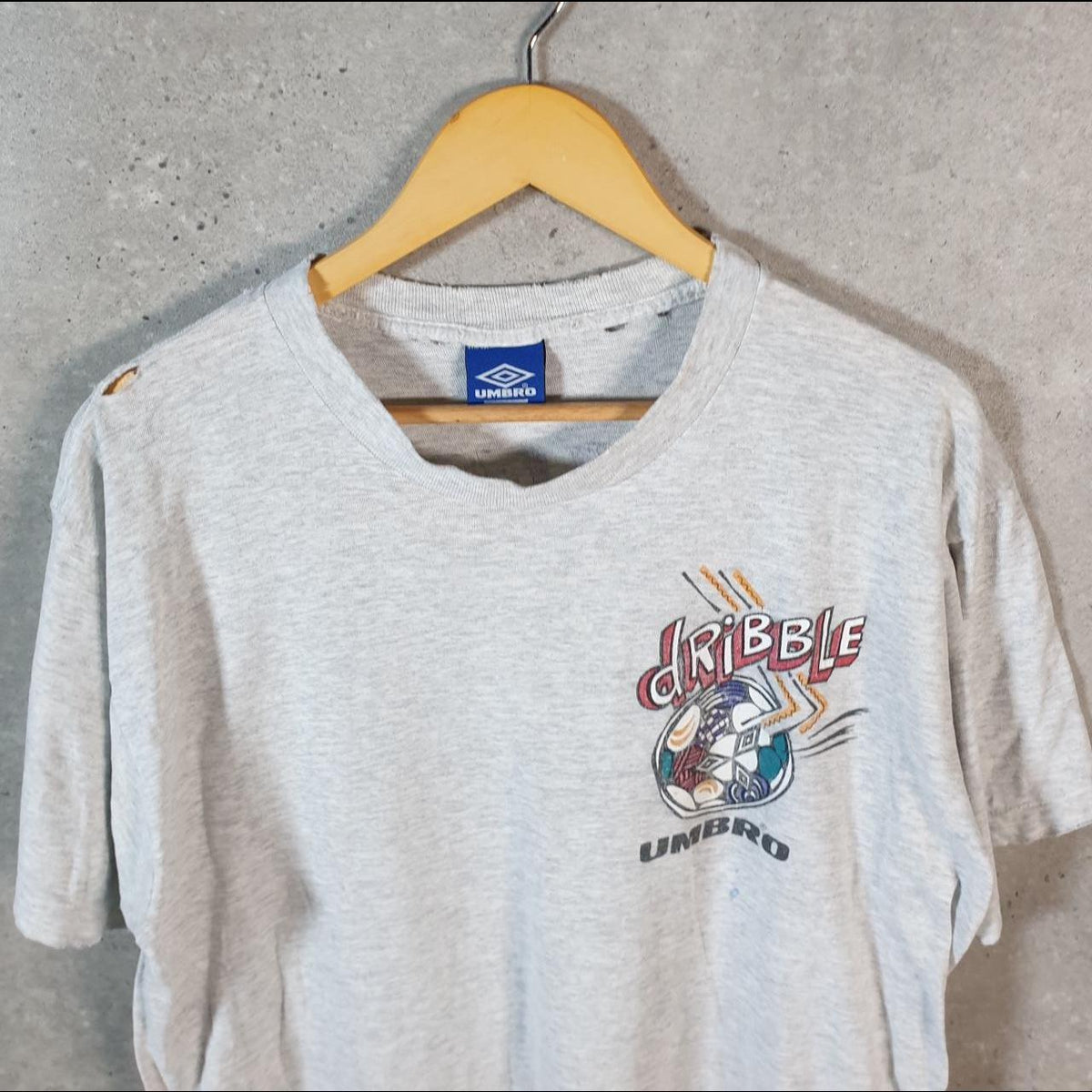 Vintage Umbro Football Dribbling Spellout 90s USA Single Stitch T Shirt Men’s Large Grey C9410
