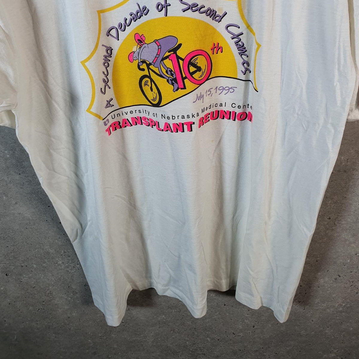 Vintage Best Fruit of the Loom Uni Nebraska 90s USA Single Stitch T Shirt Men’s XL White Big Fish Vintage