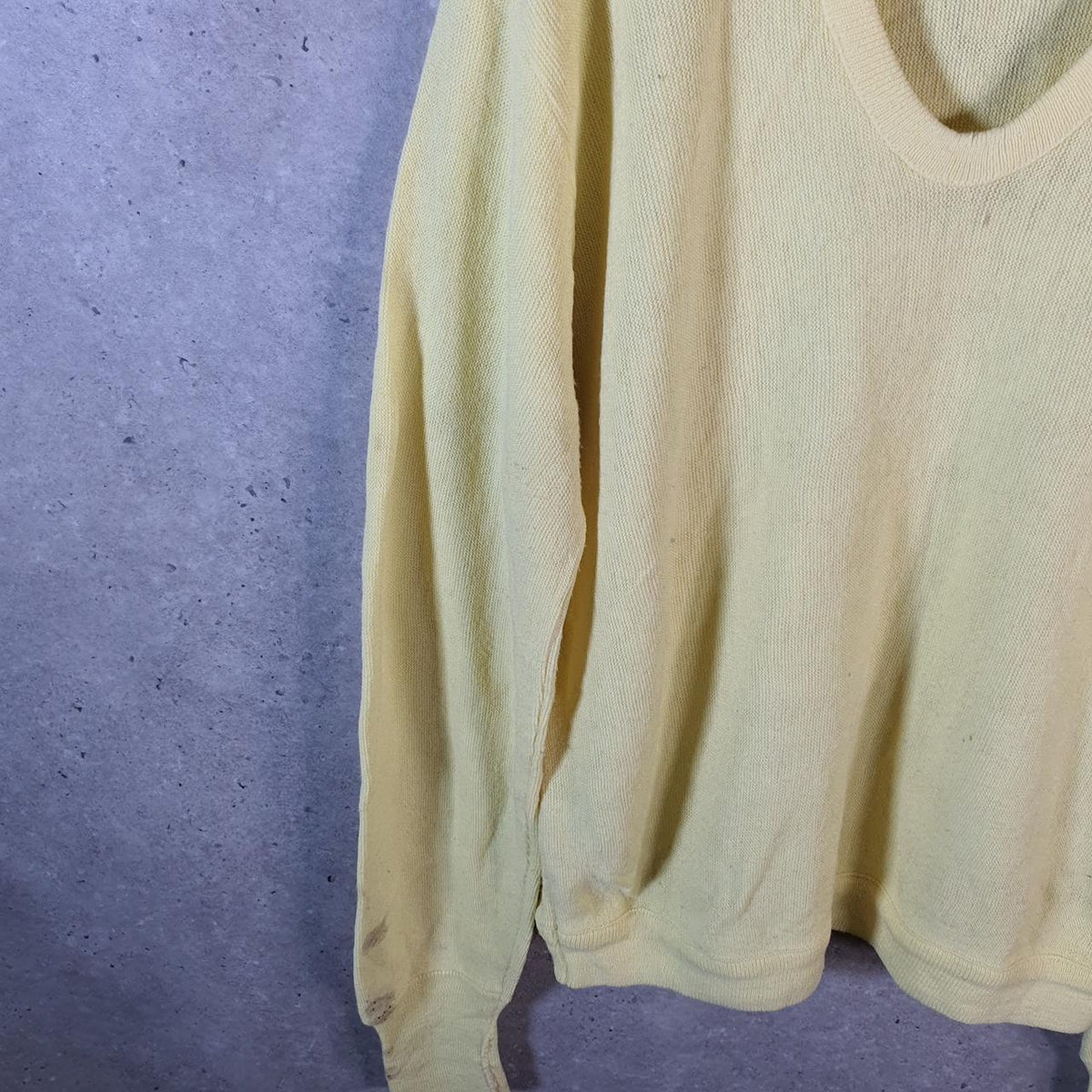 Vintage Izod Lacoste Sweatshirt Men’s Medium Yellow Pullover Logo Y2K Jumper Logo