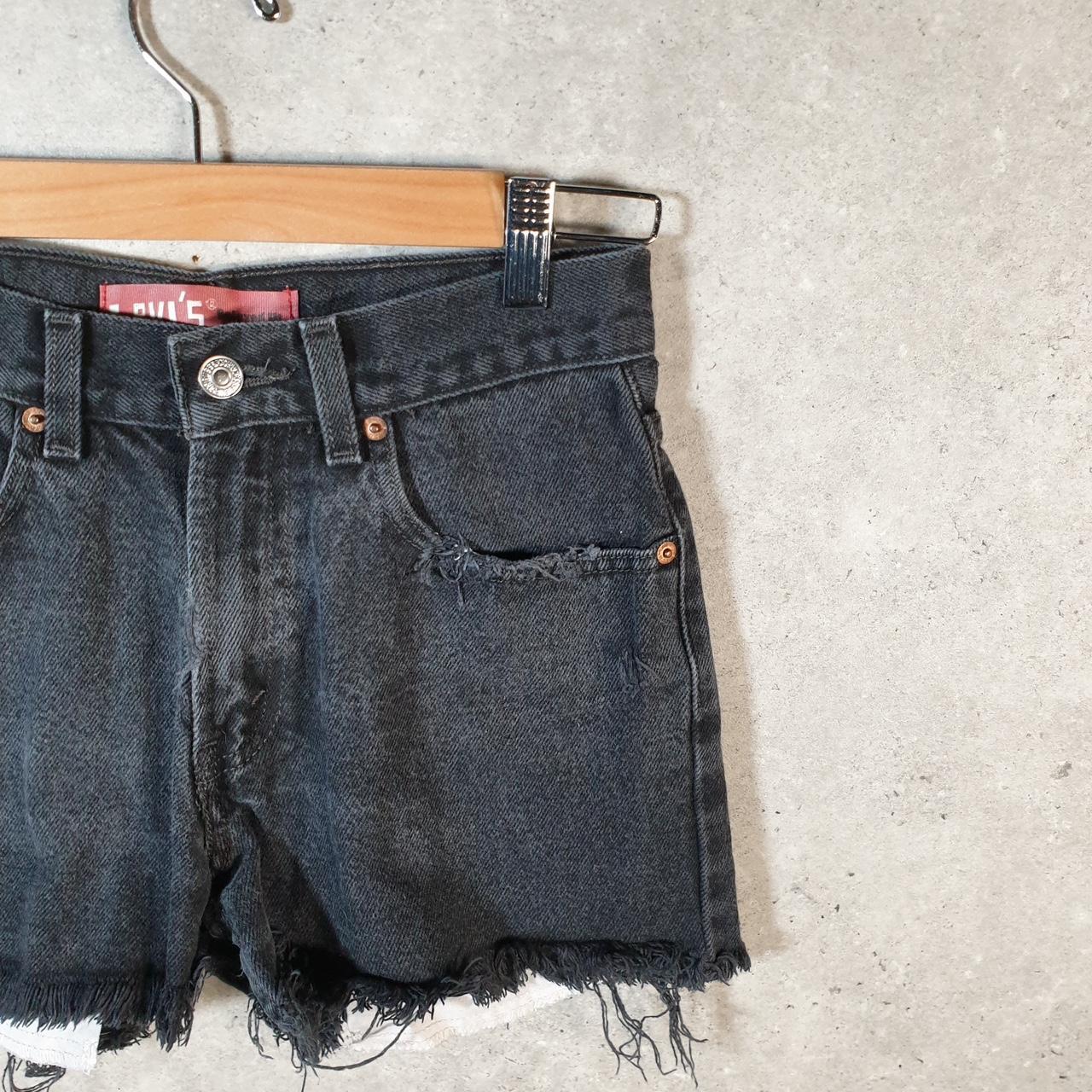 Vintage Levi’s 550 Cut Off Baggy Shorts Jorts Cargo Womens W27 Grey Relaxed Denim