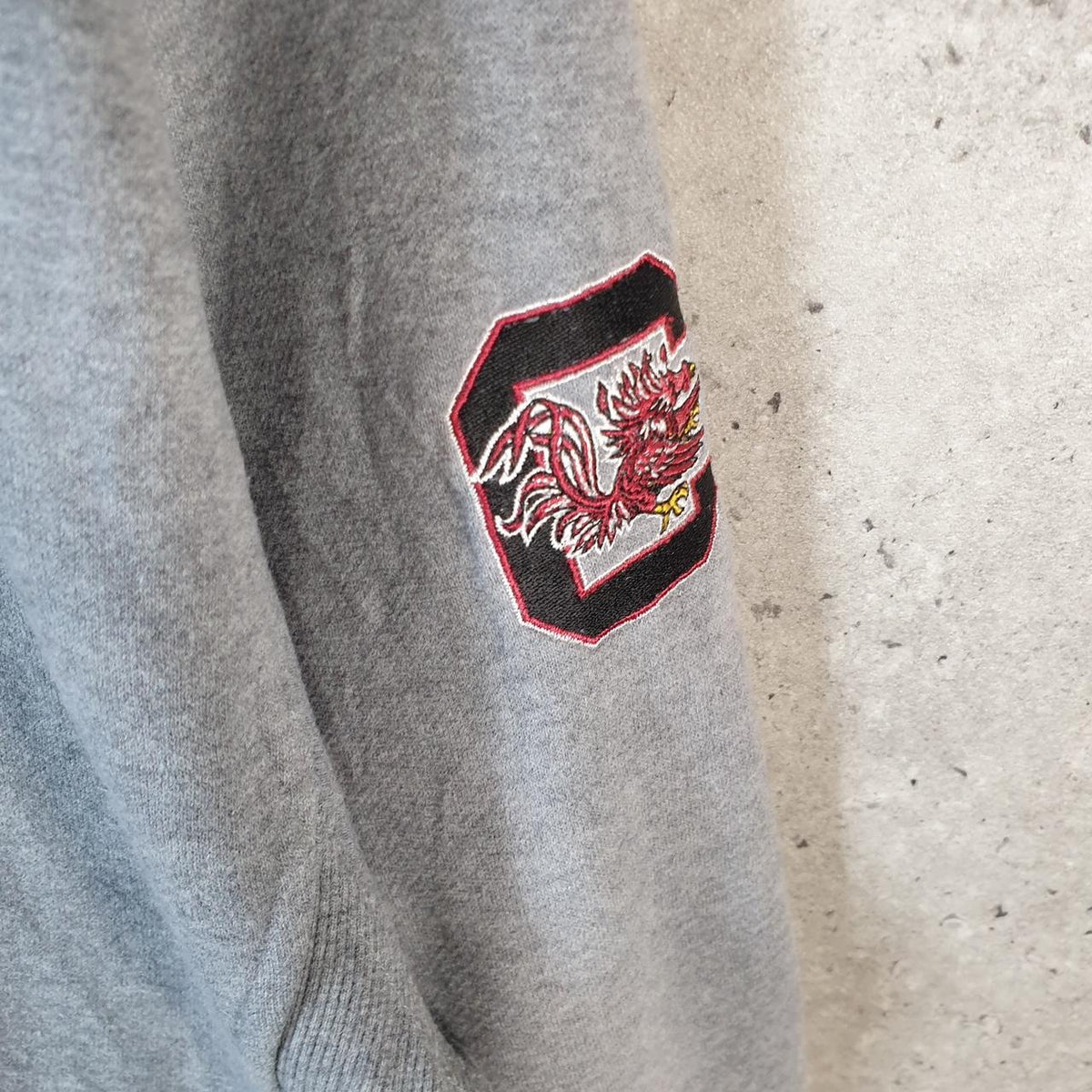 Vintage Nike Team Gamecocks Embroidered Sweatshirt Men’s Small Grey Swoosh Y2K Logo