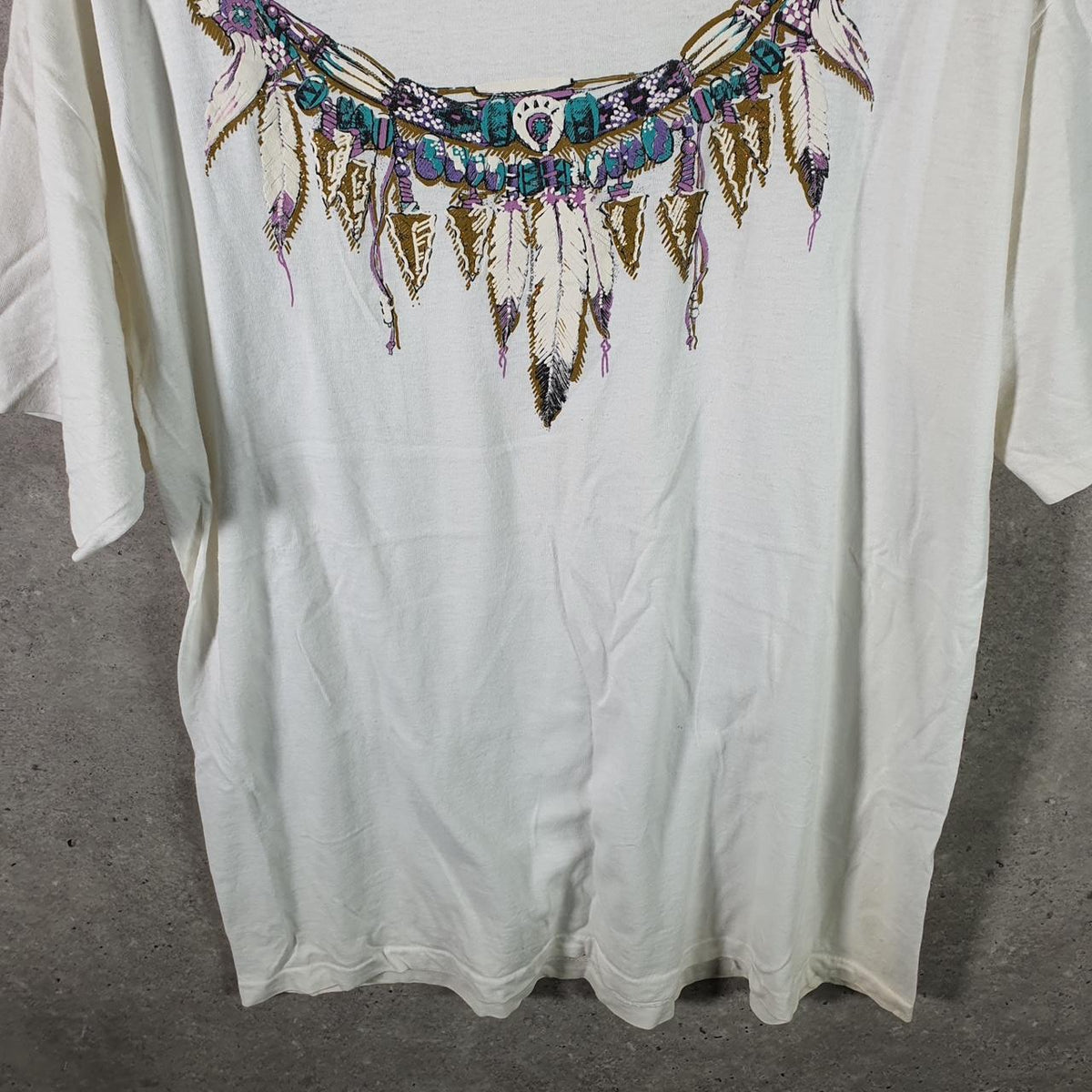 Vintage Beads Necklace Graphic 90s USA Single Stitch T Shirt Men’s Medium White Big Fish Vintage
