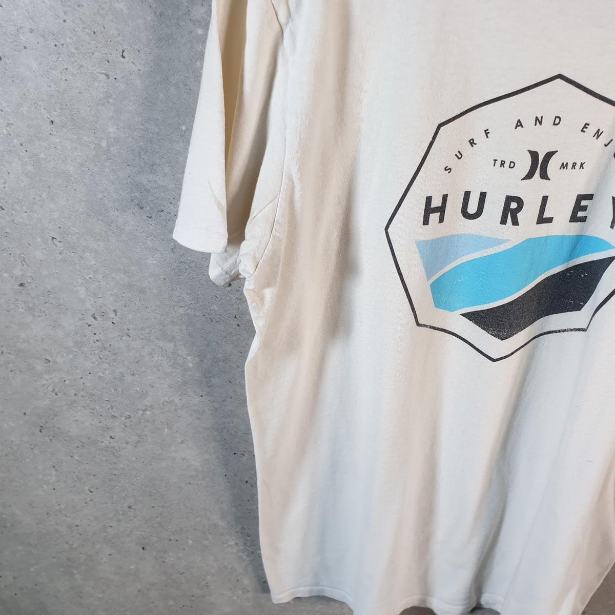 Vintage Hurley Graphic T Shirt Men’s White Medium Casual Sports Logo Athletic