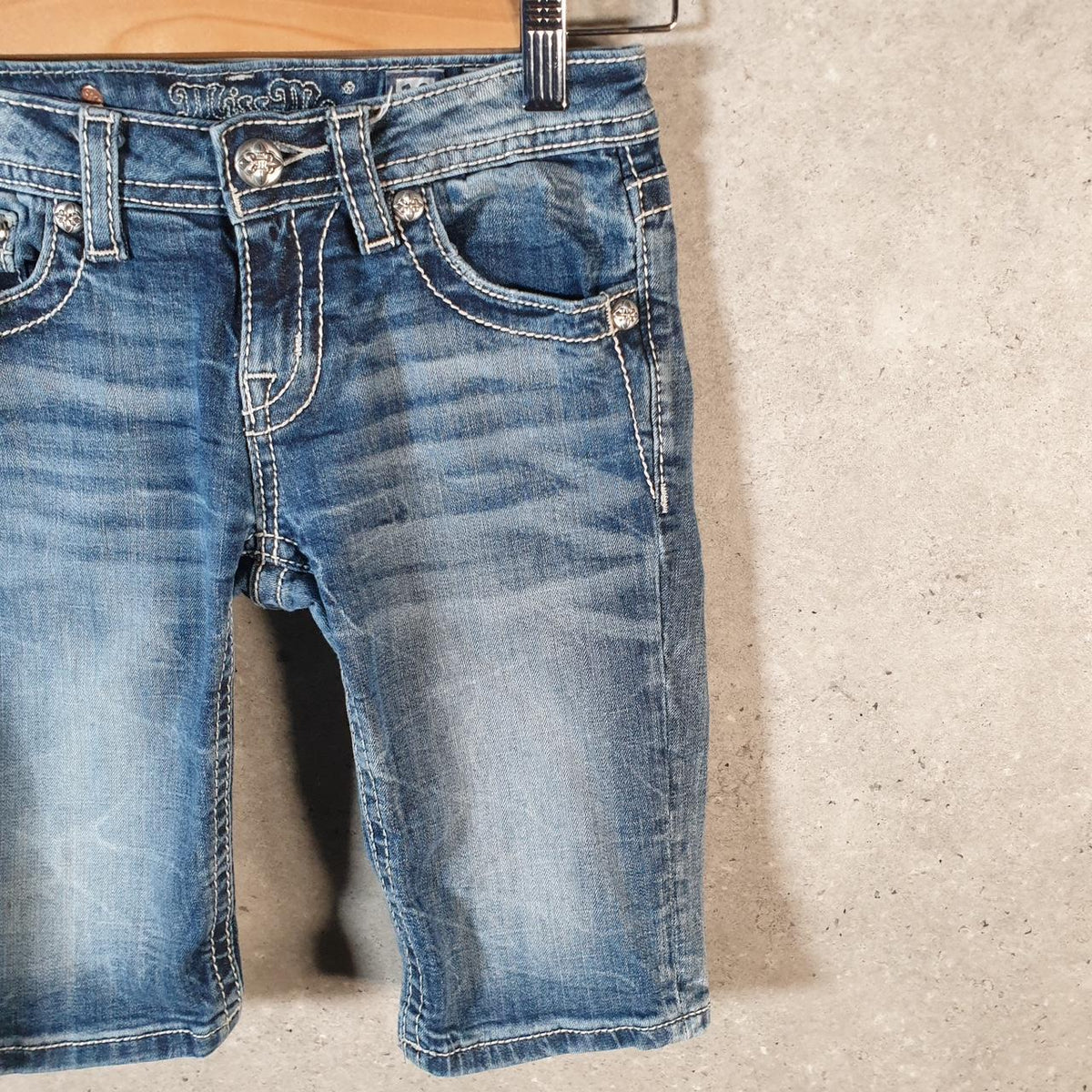 Vintage Miss Me Baggy Y2K Hip Hop Jeans Shorts Jorts Womens W24 Blue Denim Low Rise