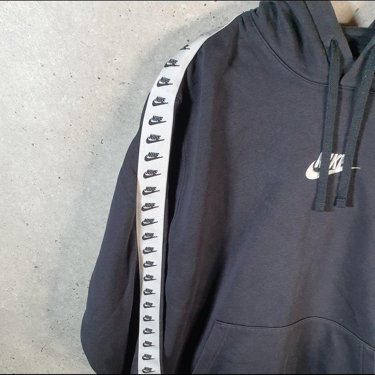 Vintage Nike Club Hoodie Men’s XL Black Centre Swoosh Y2K Pullover Sweatshirt Logo