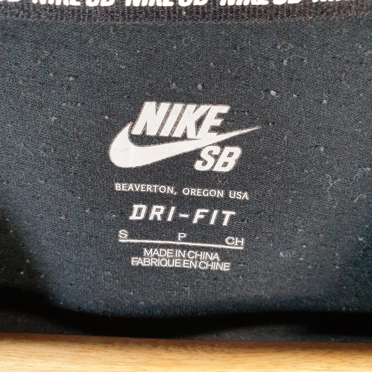 Vintage Nike SB Dri Fit T Shirt Men’s Small Black Logo Swoosh Athletic