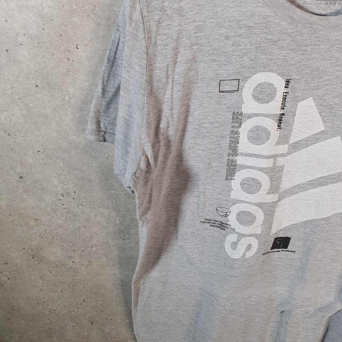 Vintage Adidas Amplifier T Shirt Men’s Large Grey Three Stripes Logo Athletic
