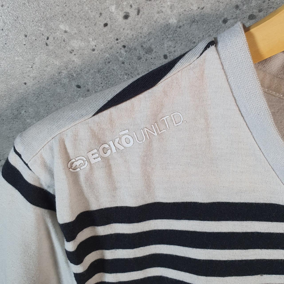 Vintage Ecko Unltd. Y2K T Shirt Men’s White Small Striped Casual Sports Logo Athletic C9966
