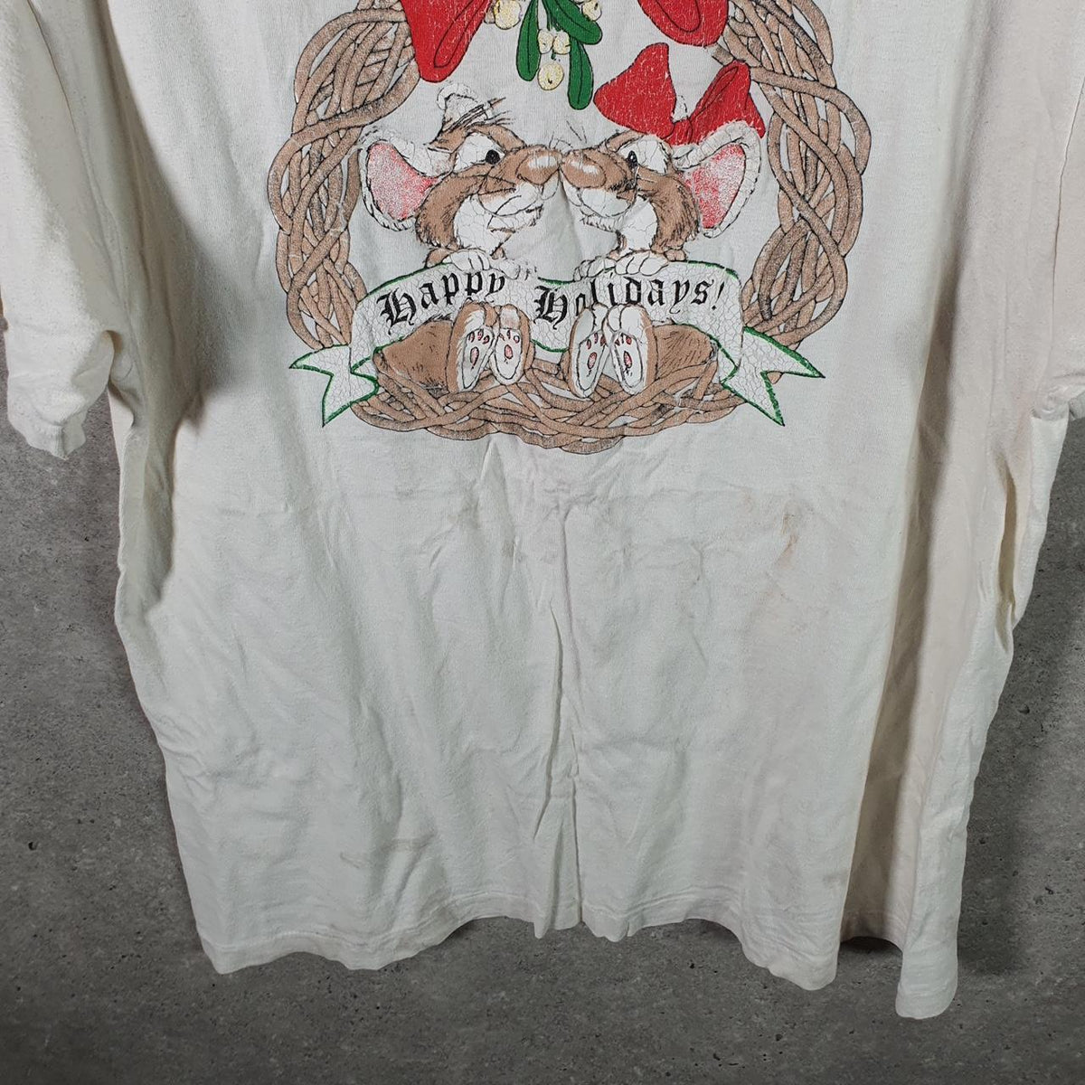 Vintage Hanes Beefy Happy Holidays 90s USA Single Stitch T Shirt Men’s Large White Big Fish Vintage