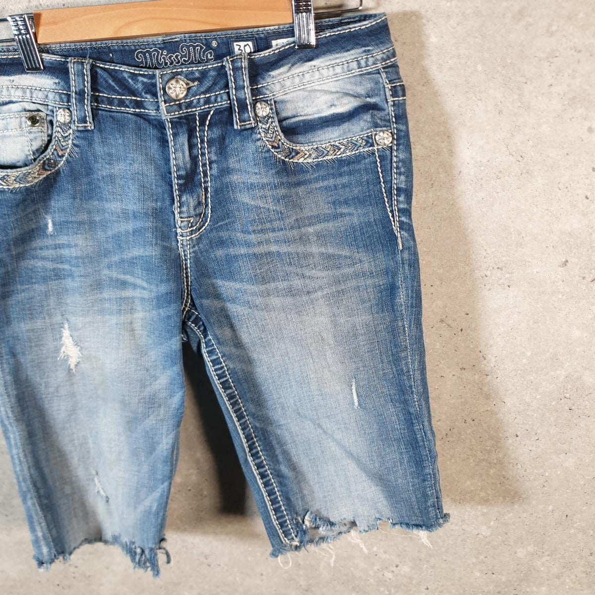 Vintage Miss Me Baggy Y2K Hip Hop Jeans Shorts Jorts Womens W30 Blue Denim Low Rise