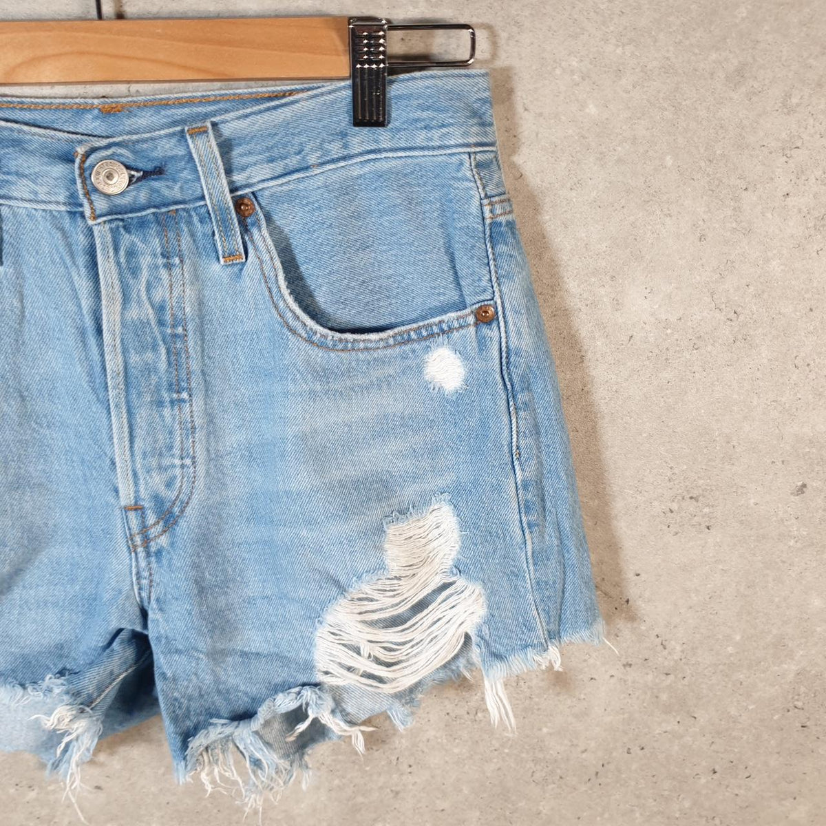 Vintage Levi’s 501 Cut Off Baggy Shorts Jorts Cargo Womens W26 Blue Relaxed Denim