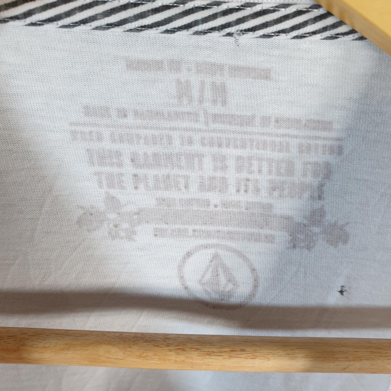 Vintage Volcom Stone Y2K T Shirt Men’s Medium White Casual Sports Logo Athletic