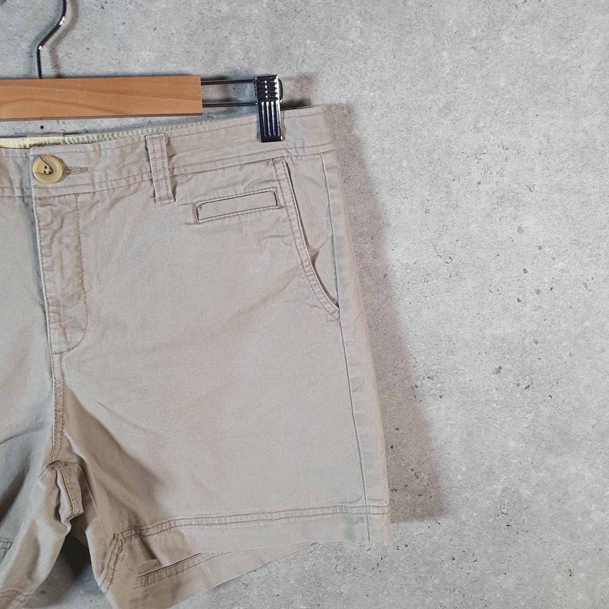 Vintage Dockers Chino Shorts Jorts Cargo Womens W34 Beige Baggy Cotton A4321