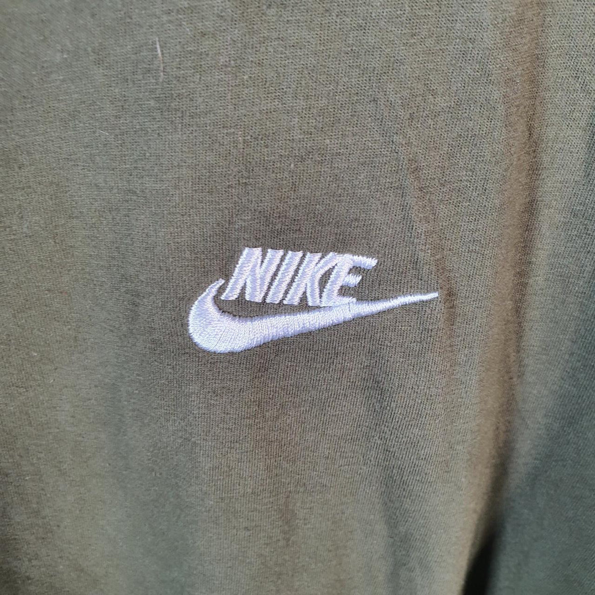 Vintage Nike Embroidered Club T Shirt Men’s Medium Khaki Green Swoosh Athletic