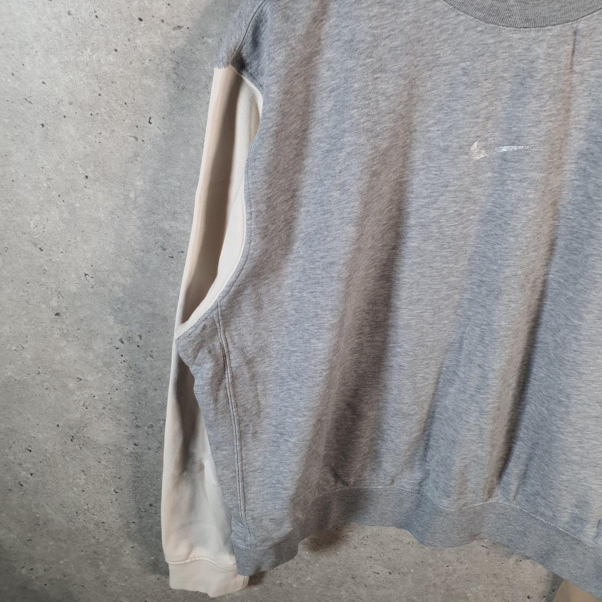 Vintage Nike Centre Swoosh Sweatshirt Womens Medium Grey Y2K Pullover