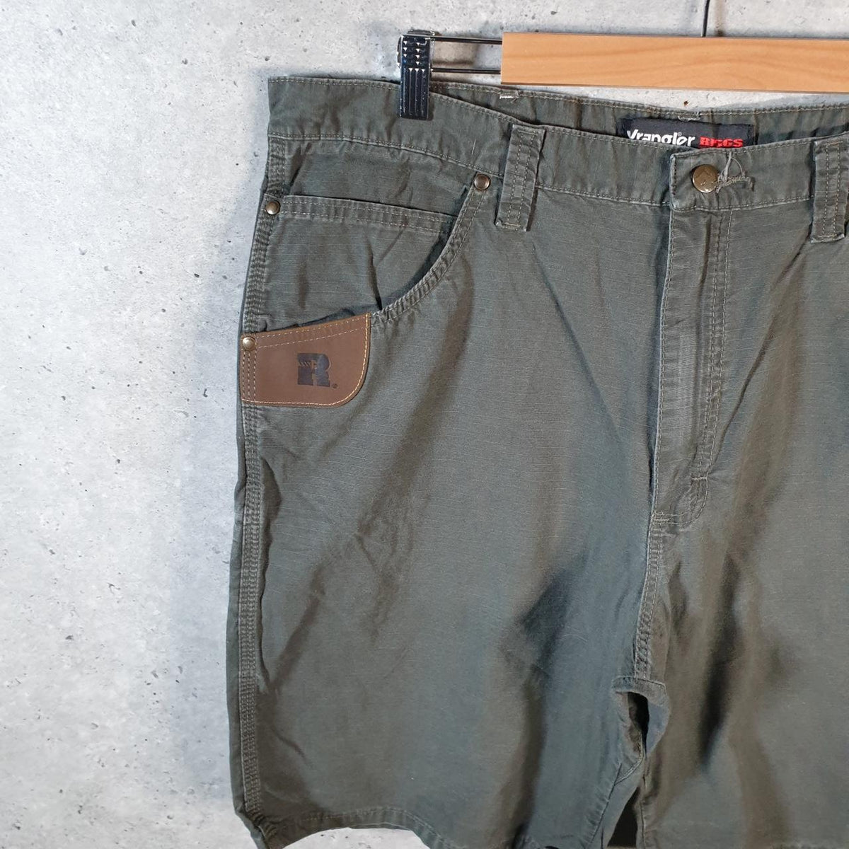 Vintage Wrangler Shorts Jorts Cargo Men’s W38 Relaxed Khaki Green Baggy Cotton