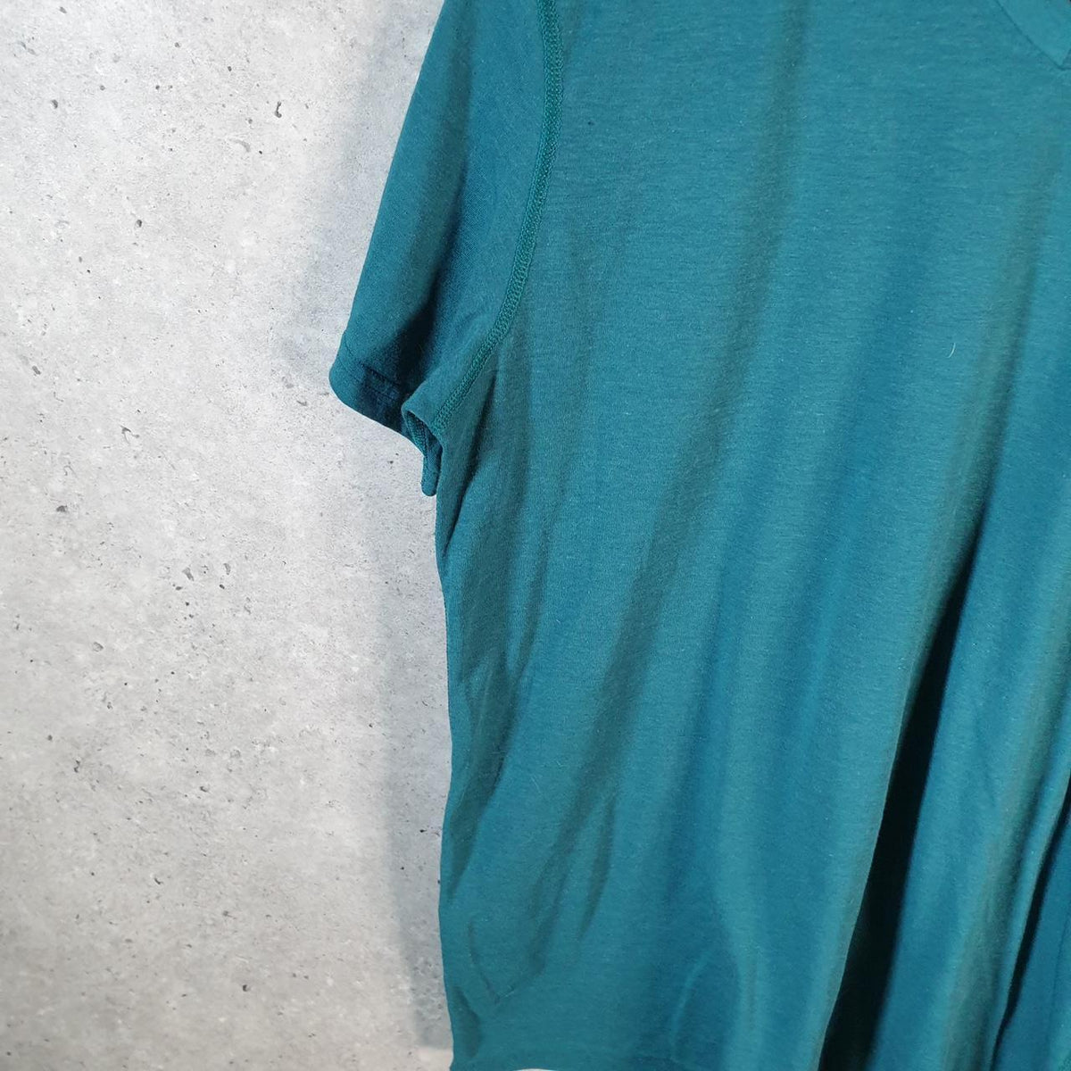 Vintage Adidas Ultimate T Shirt Men’s Medium Blue Graphic Three Stripes Athletic