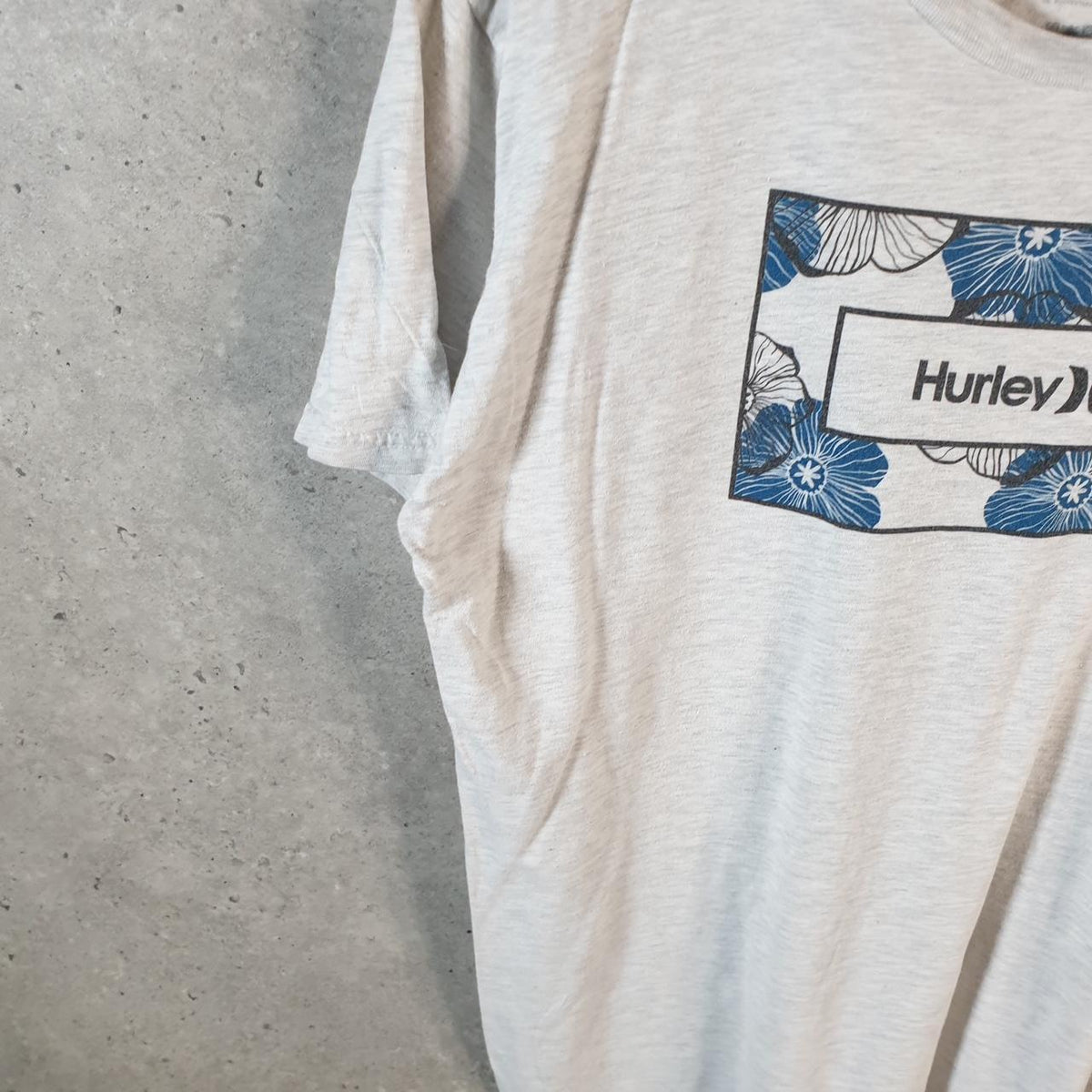 Vintage Hurley Graphic T Shirt Men’s Small Grey Casual Sports Logo Athletic
