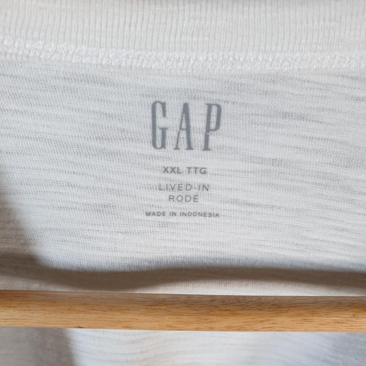 Vintage Gap T Shirt Shirt Men’s 2XL White Pocket Casual Logo Athletic C9902
