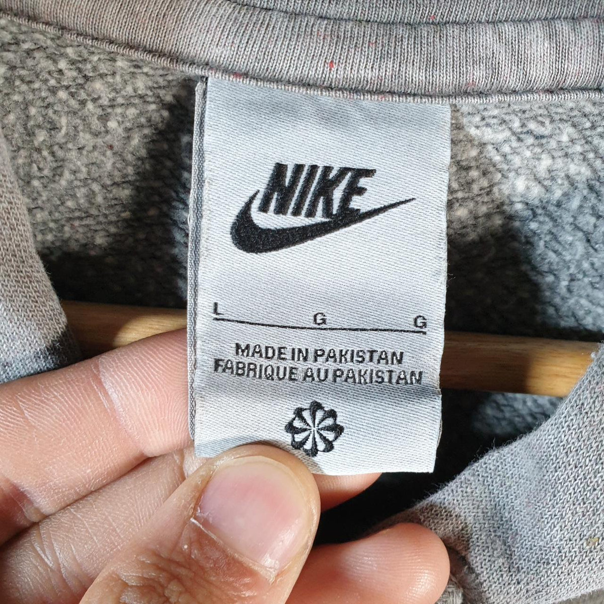 Vintage Nike Embroidered Hoodie Men’s Large Grey Swoosh Y2K Pullover
