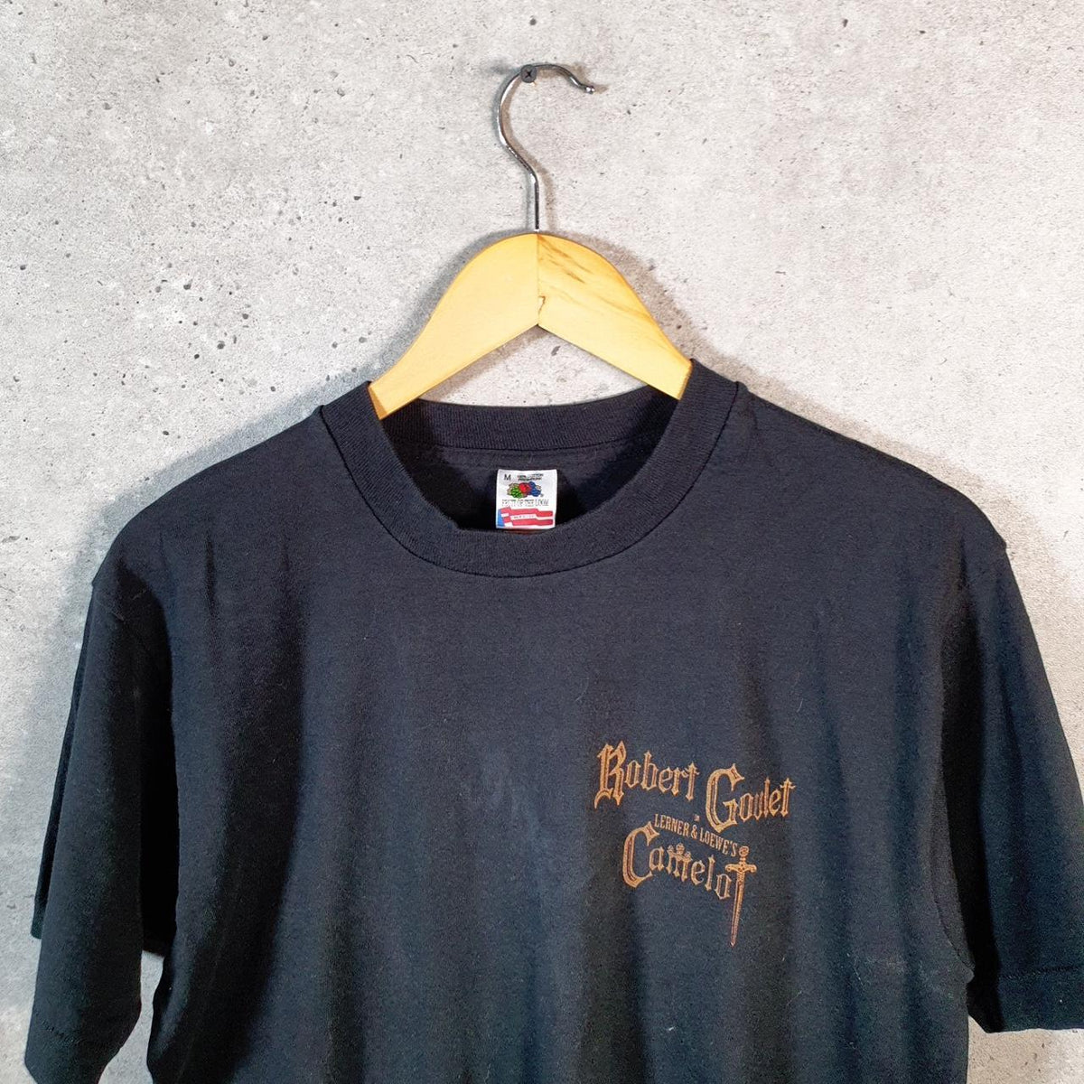 Vintage Fruit of the Loom Robert Goulet Camelot 90s USA Single Stitch T Shirt Mens Medium Black Big Fish Vintage