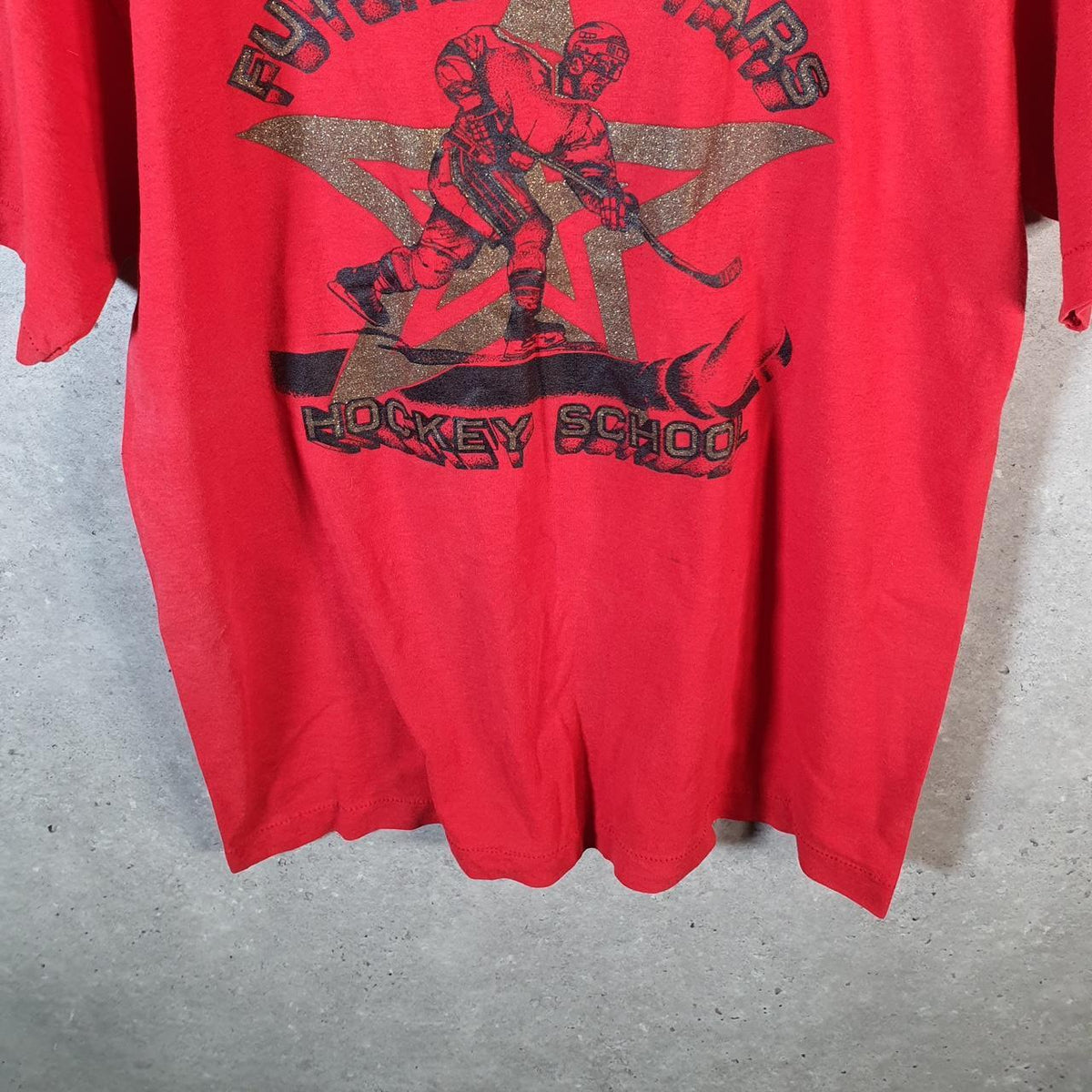 Vintage Best Fruit of the Loom Hockey Future Stars 90s USA Single Stitch T Shirt Men’s Large Red Big Fish Vintage