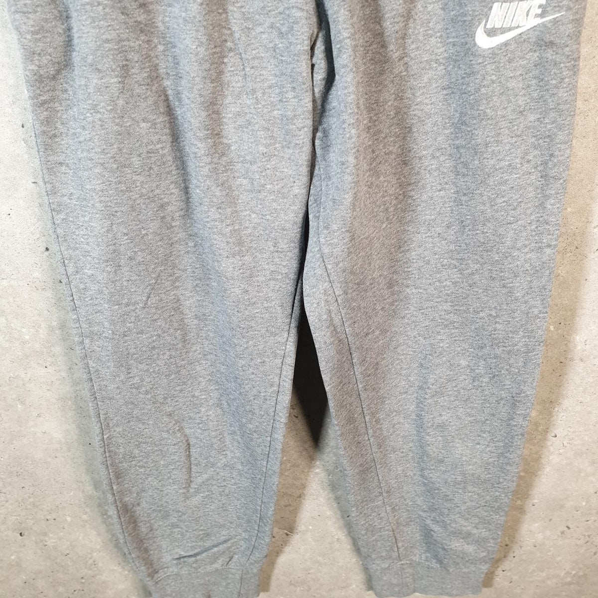 Vintage Nike Club Sweatpant Joggers Womens Large Grey Swoosh Sports Tracksuit Big Fish Vintage