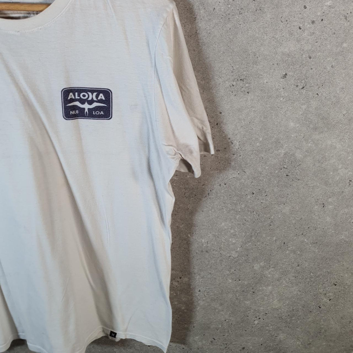 Vintage Hurley Graphic T Shirt Men’s White Medium Casual Sports Logo Athletic