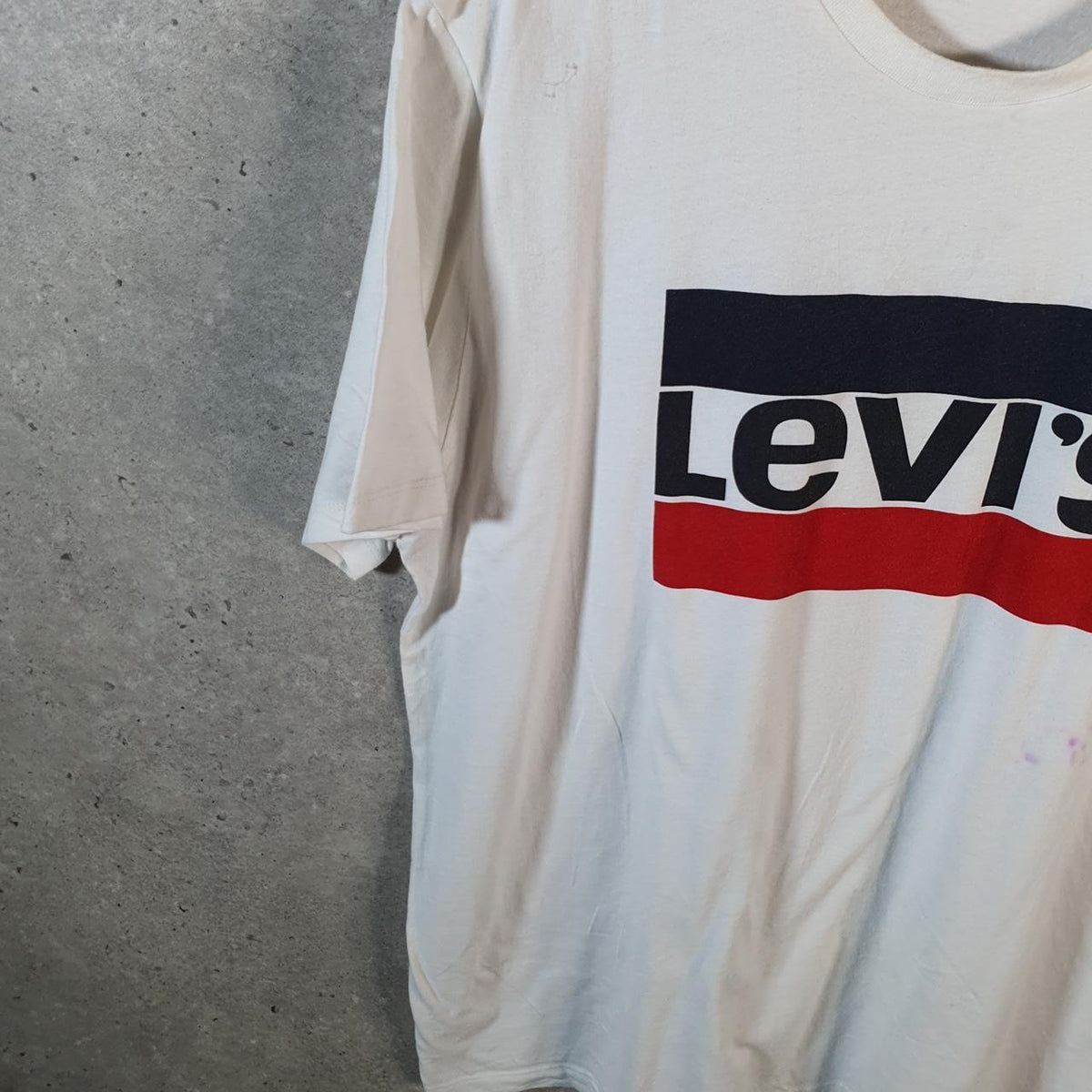Vintage Levis Spellout T Shirt Shirt Men’s Large White Logo Athletic Casual