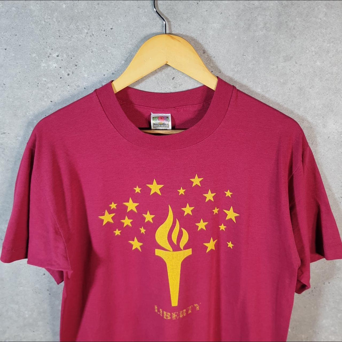 Vintage Fruit of the Loom Liberty Education USA 90s Single Stitch T Shirt Men’s Medium Pink C8965
