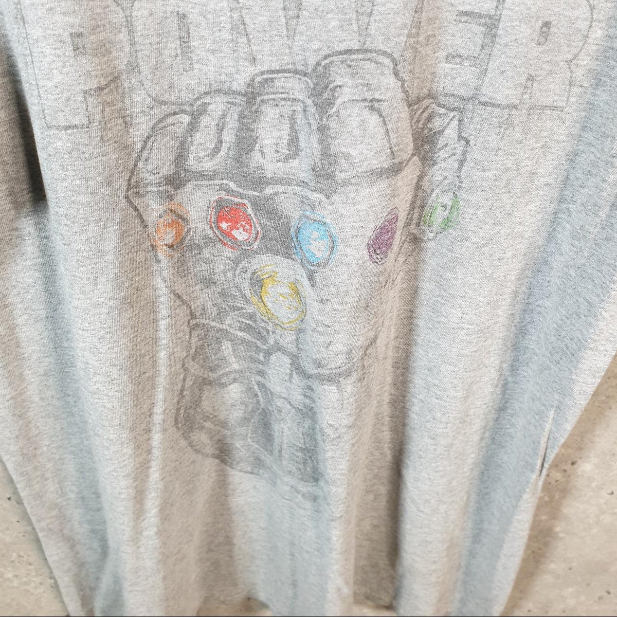 Vintage Avengers Infinite Power T Shirt Men’s Medium Grey Logo Graphic Spellout C9598