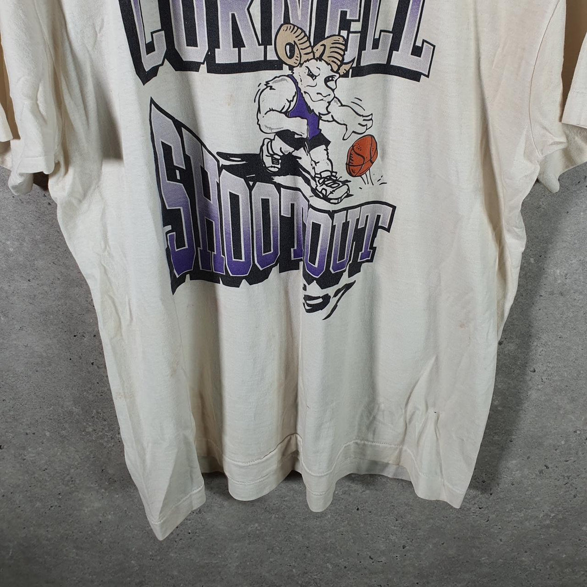 Vintage Fruit of the Loom Best Cornell Shootout 1997 Single Stitch T Shirt Men’s Large White Big Fish Vintage