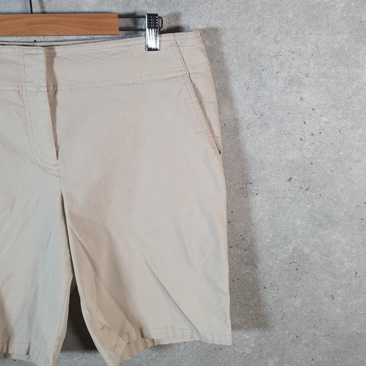 Vintage Izod Golf Chino Shorts Jorts Cargo Womens W34 Brown Baggy Cotton A4416