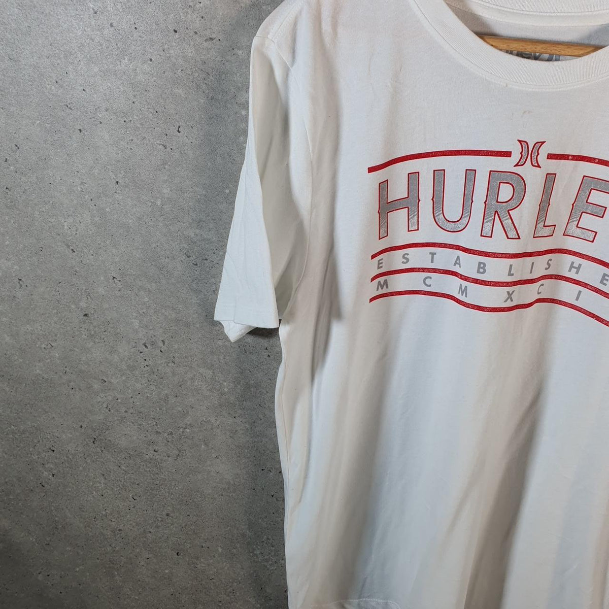 Vintage Hurley Graphic T Shirt Men’s White Large Casual Sports Logo Athletic