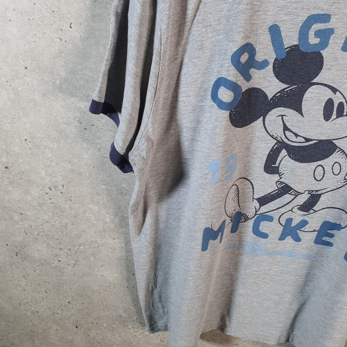 Vintage Disney Land Mickey Mouse T Shirt Men’s Small Grey Graphic Cartoon