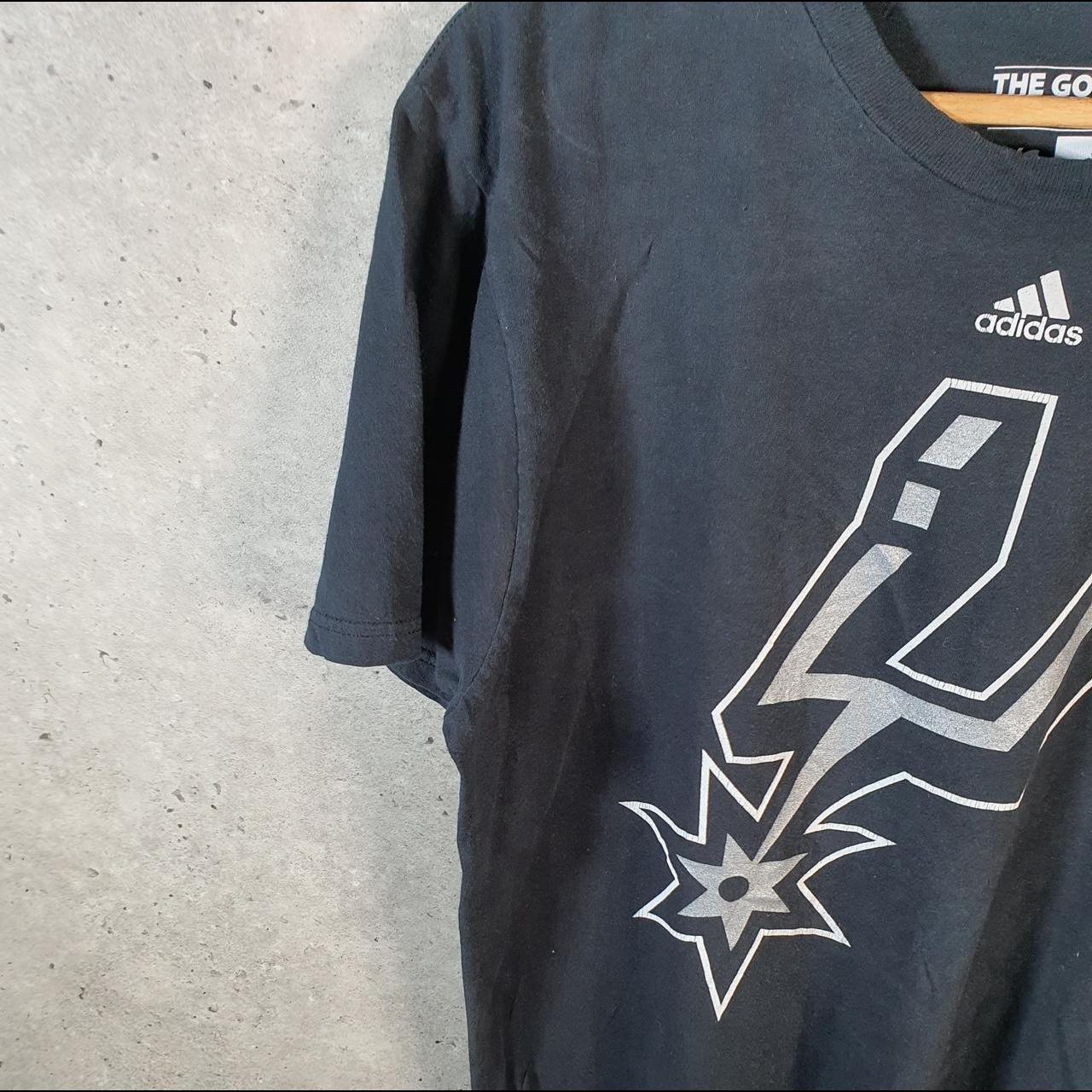 Vintage Adidas Go To San Antonio Spurs T Shirt Men’s Large Black Three Stripes Logo Athletic