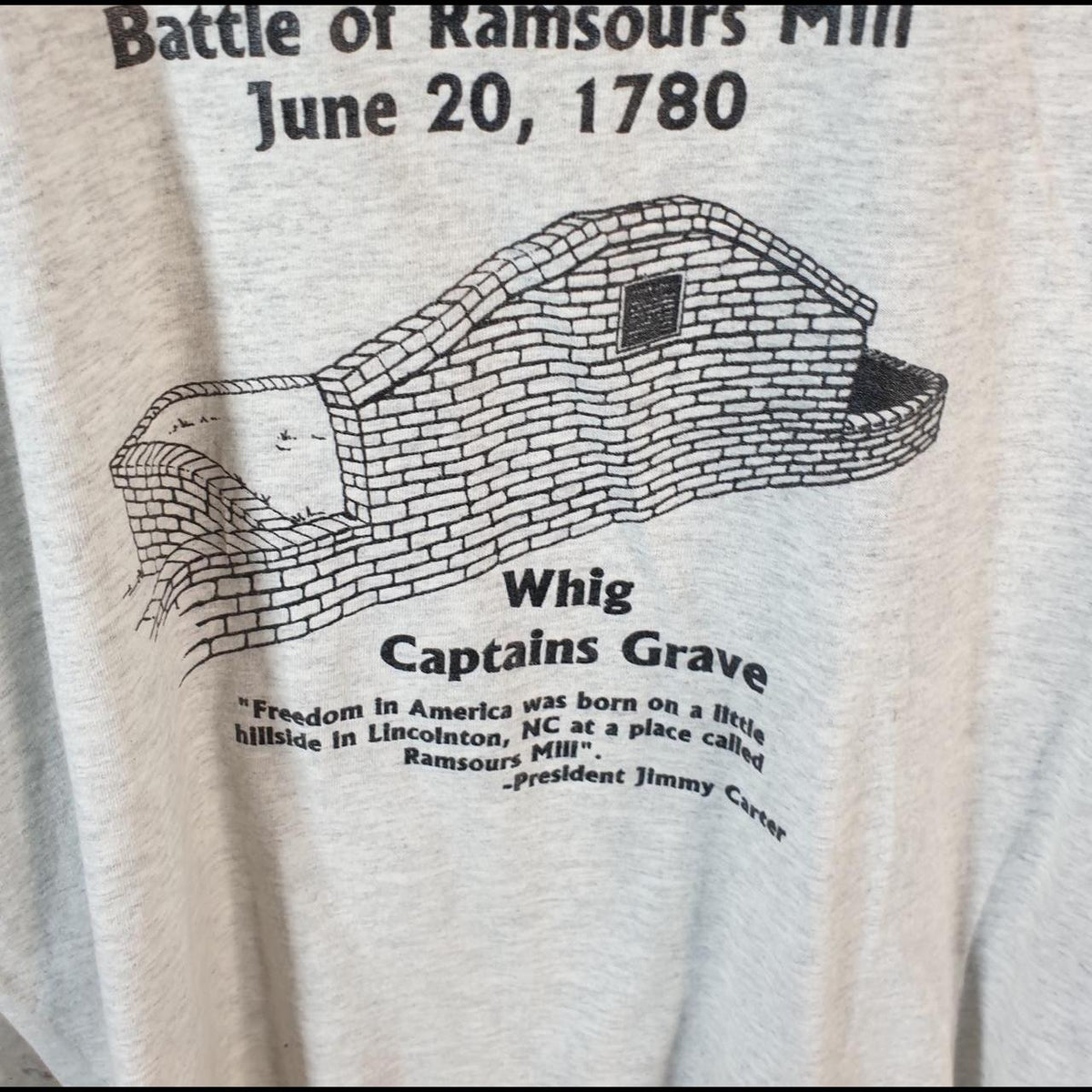 Vintage Battle of Ramsours Mill Whig Captains Grave USA Single Stitch T Shirt Men’s Small Grey C8016