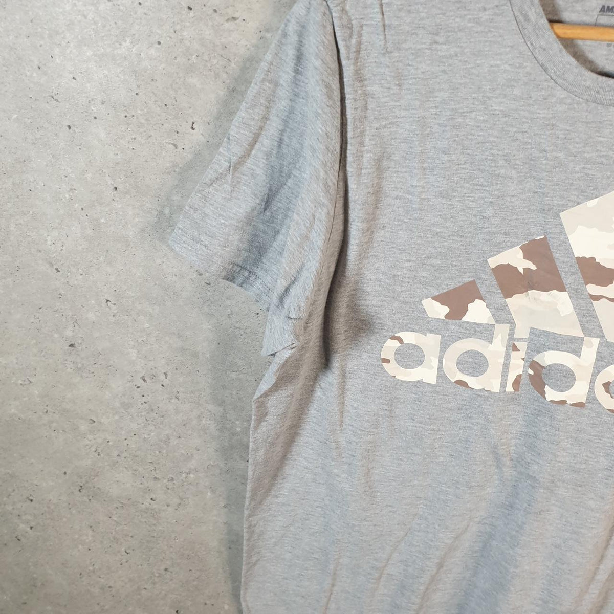 Vintage Adidas Amplifier T Shirt Men’s Large Grey Three Stripes Logo Athletic