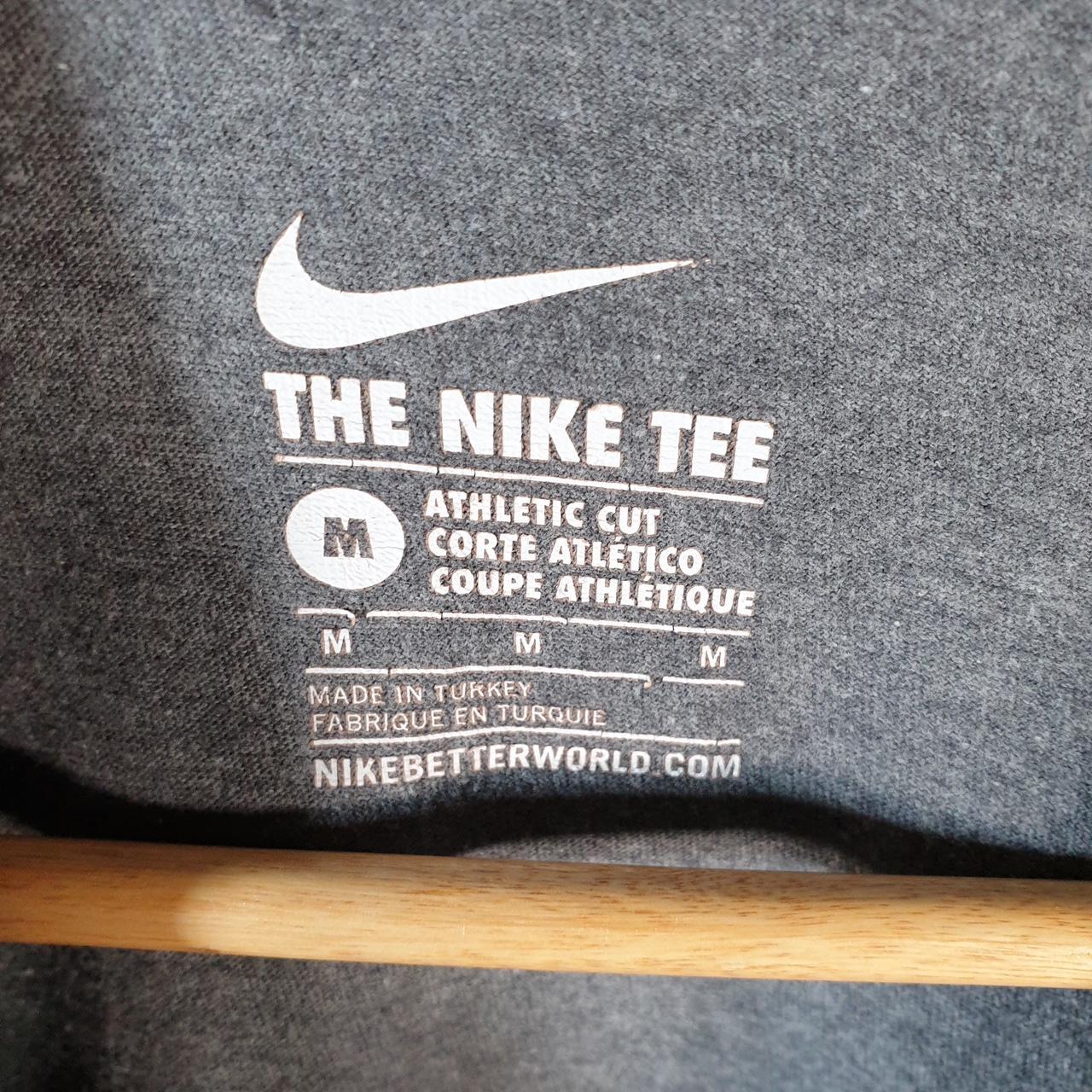 Vintage Nike T Shirt Shirt Men’s Medium Grey Logo Swoosh Athletic C9603