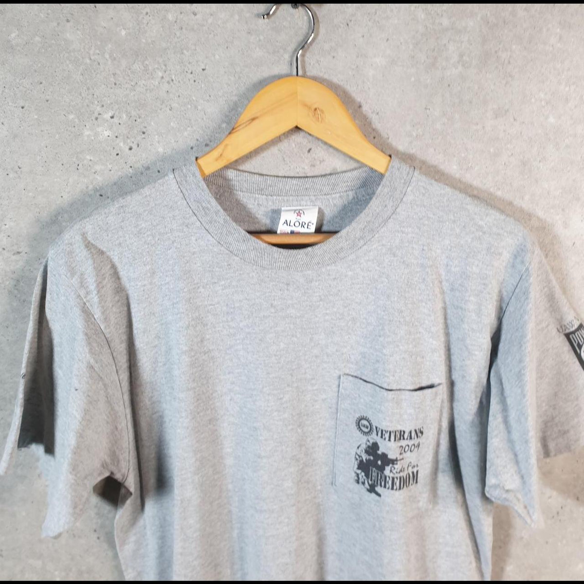 Vintage Alore 2004 Veterans Freedom USA Graphic Single Stitch T Shirt Men’s Medium Grey C8371