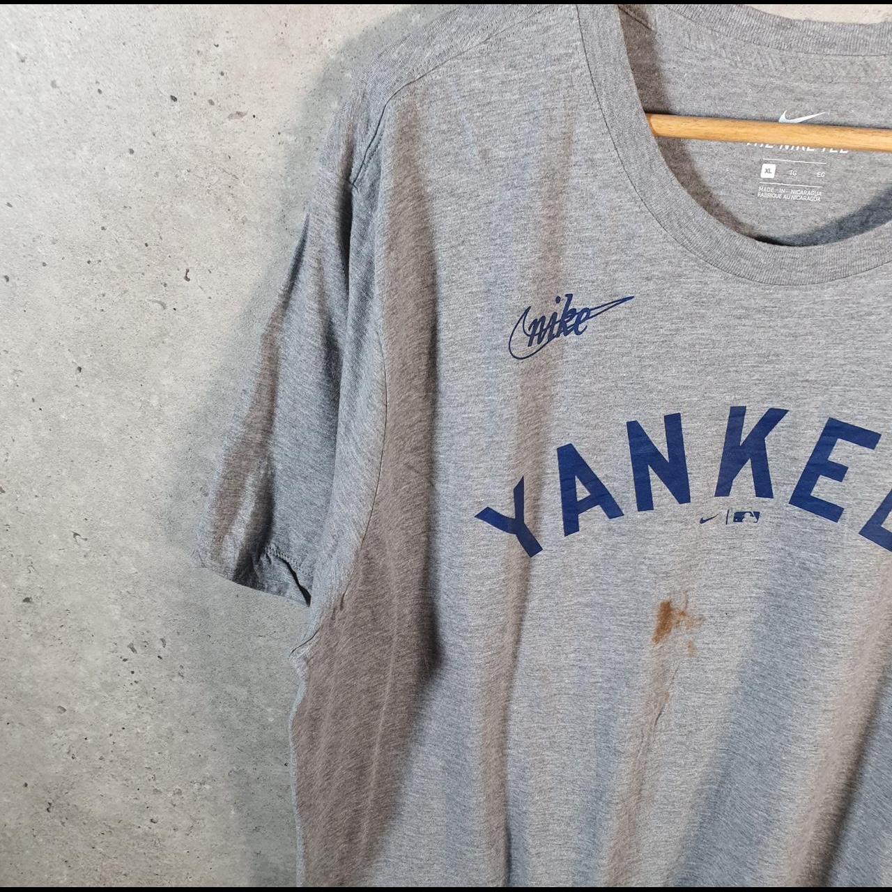 Vintage Nike MLB New York Yankees Spellout T Shirt Men’s XL Grey Swoosh Athletic