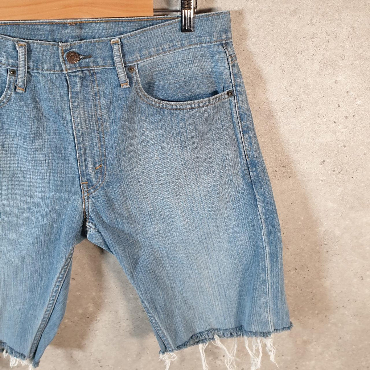 Vintage Levi’s Cut Off Baggy Shorts Jorts Cargo Mens W34 Blue Relaxed Denim